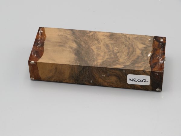 Quadrotto in legno Noce radicato 120x38x23 mm.