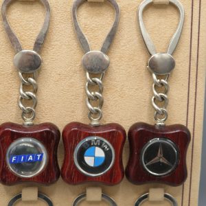 Portachiavi in legno di padouk a forma di quadrifoglio
