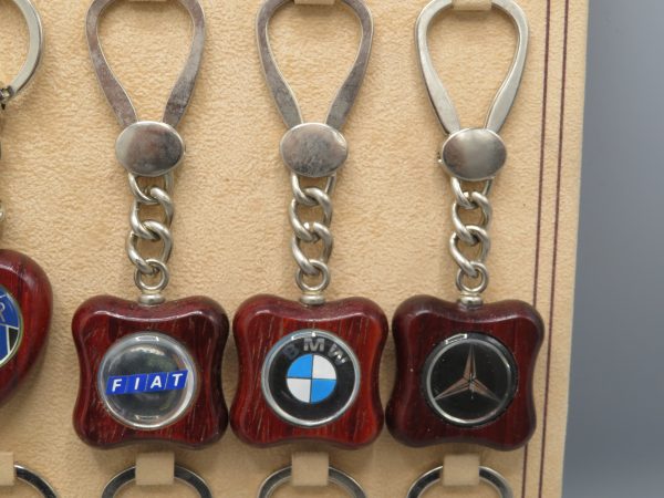 Portachiavi in legno di padouk a forma di quadrifoglio