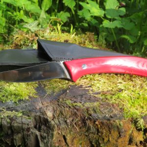 Coltello SKINNER con manico in micarta rossa