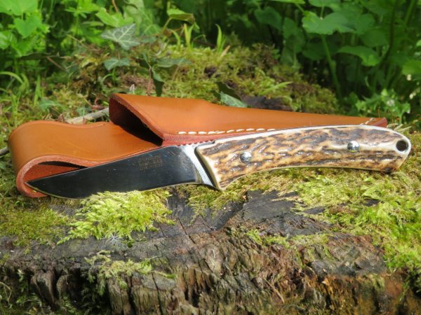 Coltello SKINNER con manico in cervo