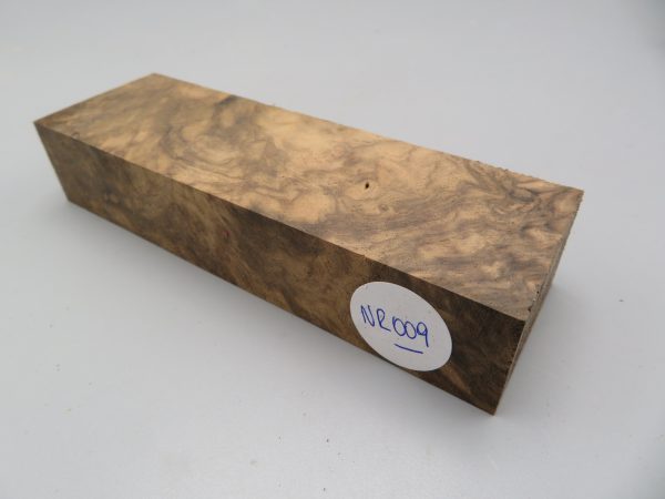 Quadrotto in legno Noce radicato 120x38x23 mm.