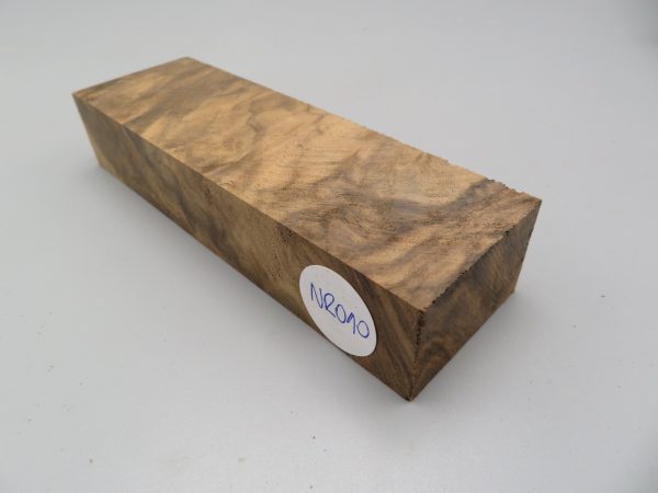 Quadrotto in legno Noce radicato 120x38x23 mm.