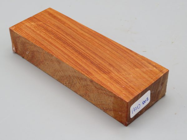 Quadrotto in legno Pao Rosa 120x38x23 mm.