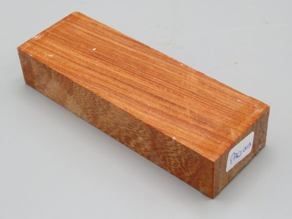 Quadrotto in legno Pao Rosa 120x38x23 mm.