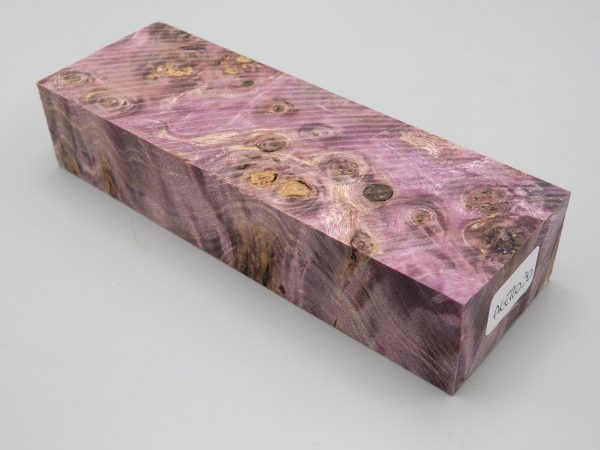 Blocchetto in radica di acero stabilizzato 125x42x26 mm.