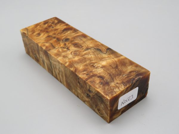 Blocchetto in radica di noce stabilizzata 125x42x26 mm.