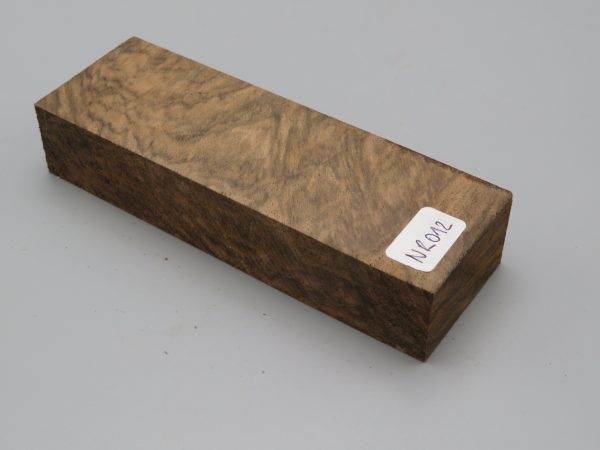 Quadrotto in legno Noce radicato 120x38x23 mm.