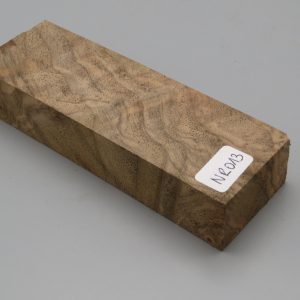 Quadrotto in legno Noce radicato 120x38x23 mm.