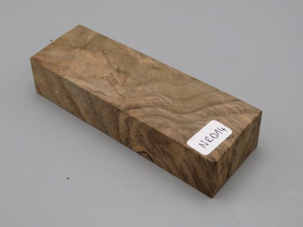 Quadrotto in legno Noce radicato 120x38x23 mm.