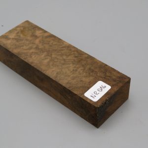 Quadrotto in legno Noce radicato 120x38x23 mm.