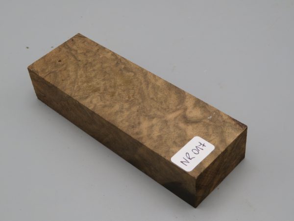 Quadrotto in legno Noce radicato 120x38x23 mm.