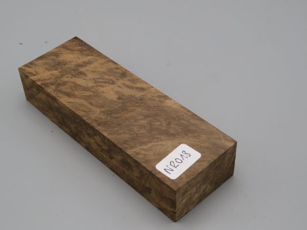 Quadrotto in legno Noce radicato 120x38x23 mm.