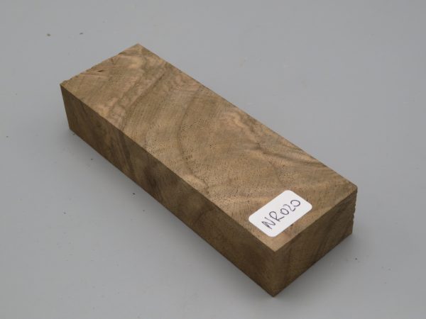 Quadrotto in legno Noce radicato 120x38x23 mm.
