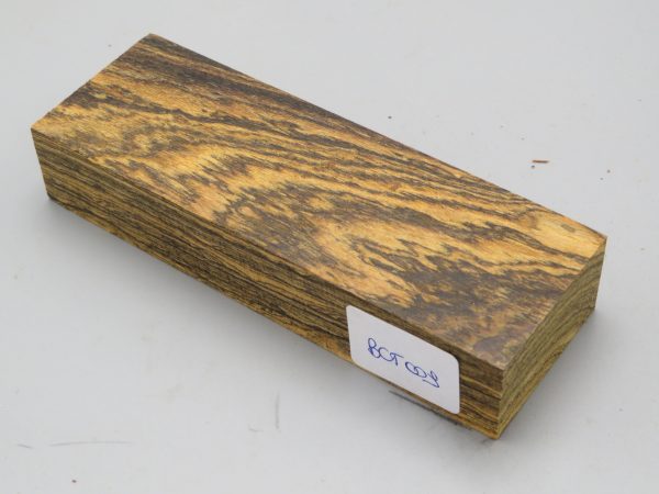 Quadrotto in legno Bocote 120x38x23 mm.