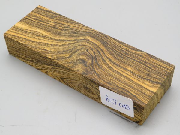 Quadrotto in legno Bocote 120x38x23 mm.