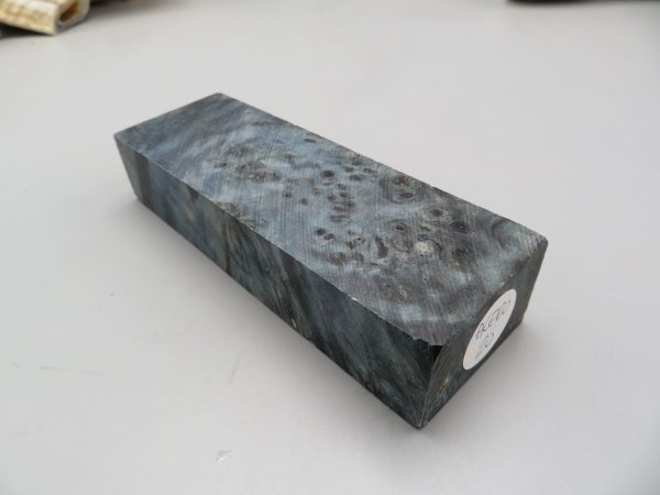 Blocchetto in radica di acero stabilizzato 125x42x26 mm.