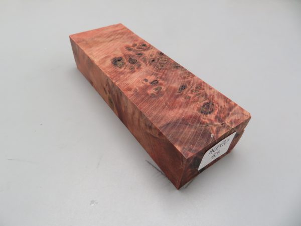 Blocchetto in radica di acero stabilizzato 125x42x26 mm.