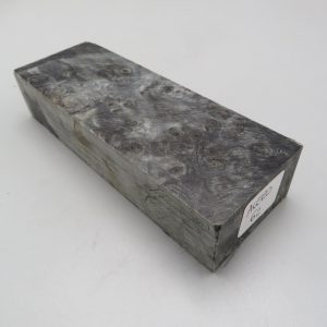 Blocchetto in radica di acero stabilizzato 125x42x26 mm.