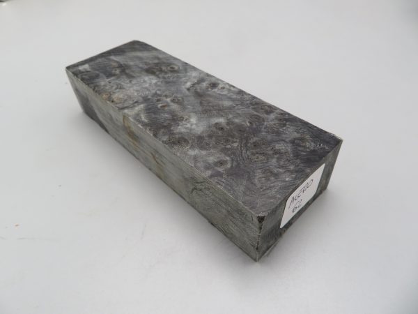 Blocchetto in radica di acero stabilizzato 125x42x26 mm.