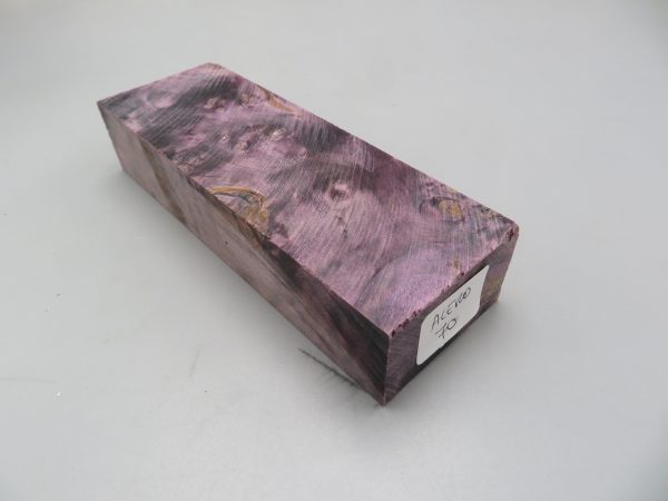 Blocchetto in radica di acero stabilizzato 125x42x26 mm.