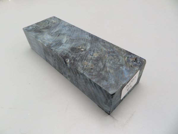 Blocchetto in radica di acero stabilizzato 125x42x26 mm.