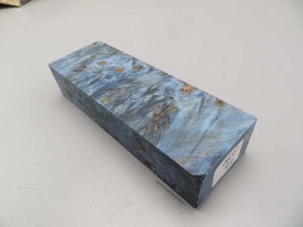 Blocchetto in radica di acero stabilizzato 125x42x26 mm.