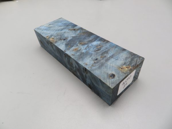 Blocchetto in radica di acero stabilizzato 125x42x26 mm.