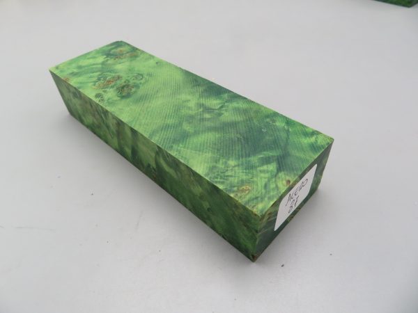Blocchetto in radica di acero stabilizzato 125x42x26 mm.