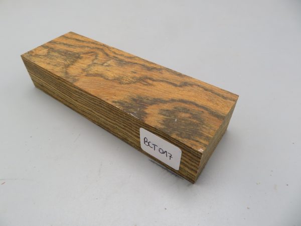 Quadrotto in legno Bocote 120x38x23 mm.
