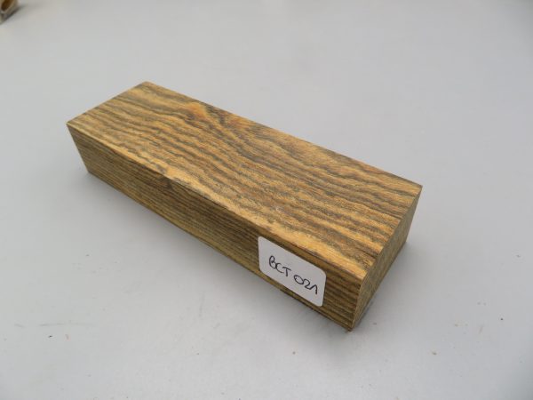 Quadrotto in legno Bocote 120x38x23 mm.