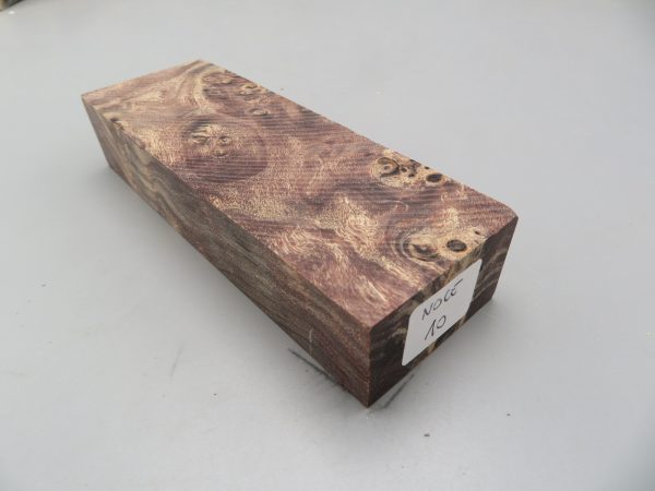 Blocchetto in radica di noce stabilizzata 125x42x26 mm.