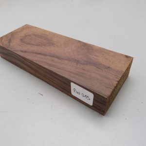 Quadrotto in legno Palissandro India 150x50x24 mm.