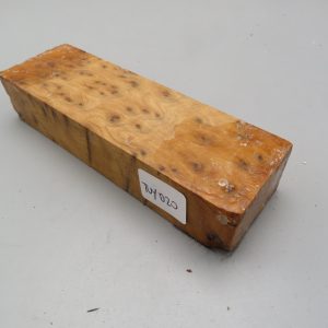 Quadrotto in legno Thuja 130x40x25 mm.