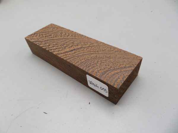 Quadrotto in legno Wengè 120x38x23 mm.