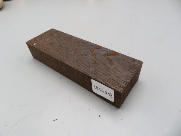 Quadrotto in legno Wengè 120x38x23 mm.