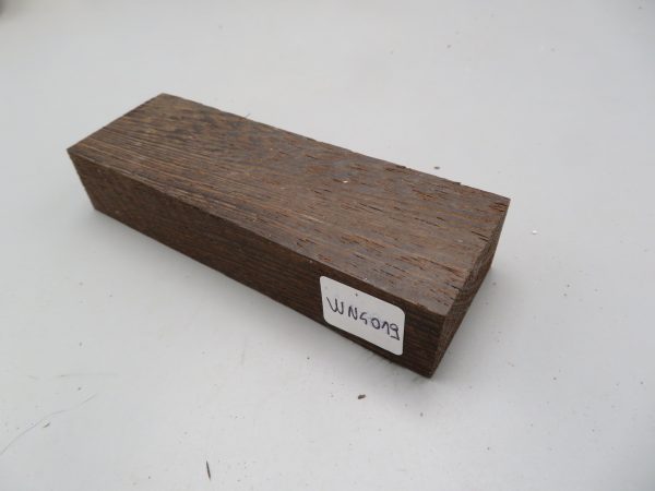 Quadrotto in legno Wengè 120x38x23 mm.